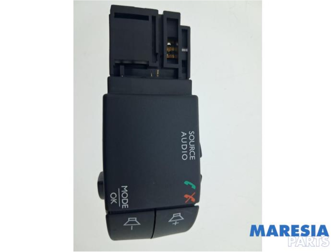 Renault - Captur - Steering wheel mounted radio control