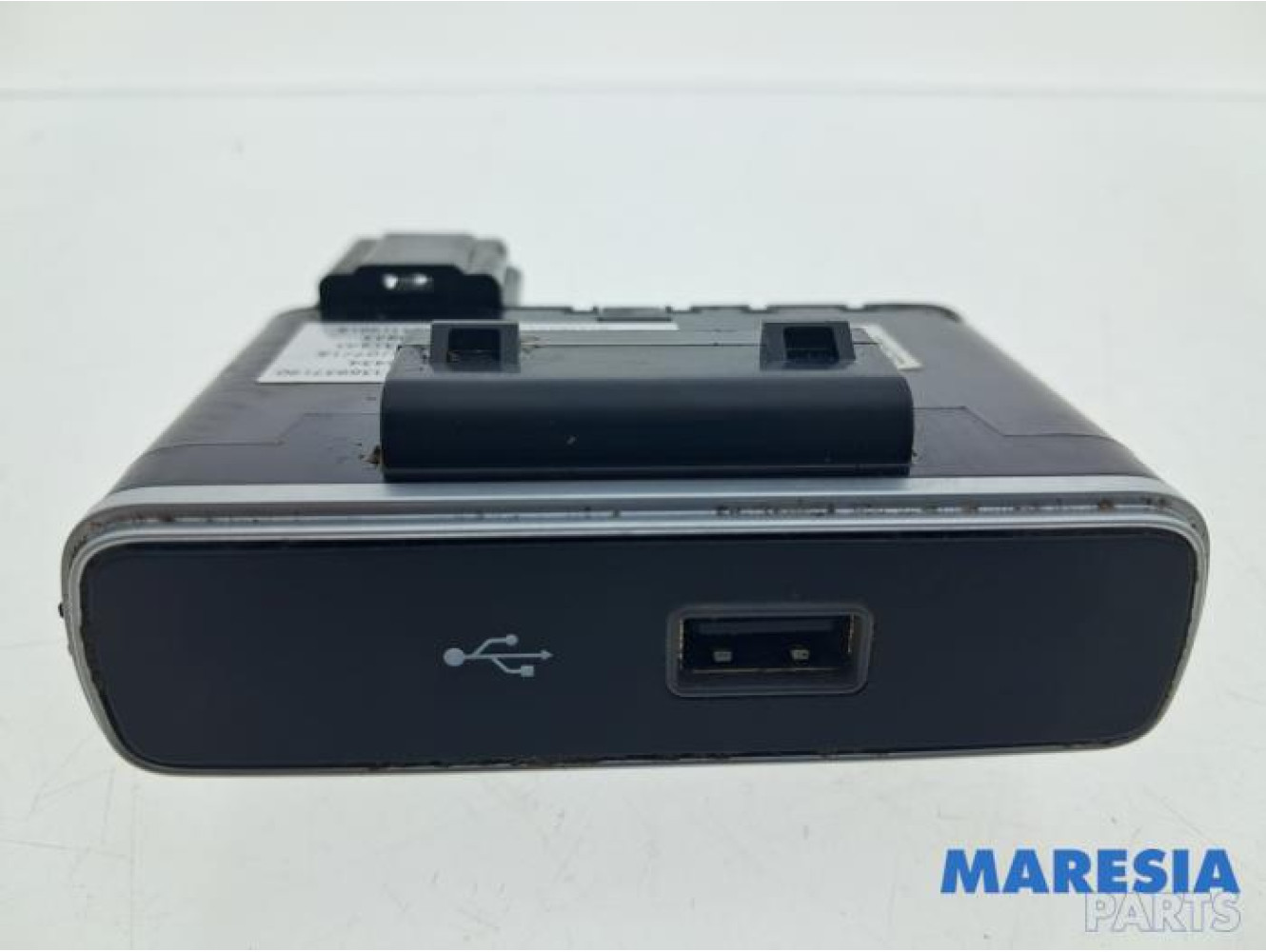 Fiat - 500 - AUX / USB connection