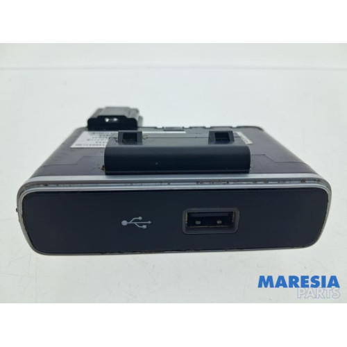 Fiat - 500 - AUX / USB connection