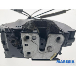 Opel - Vivaro - Sliding door lock mechanism, right