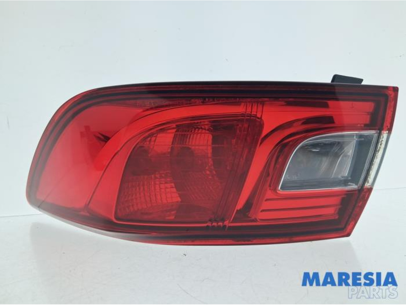 Renault - Clio - Taillight, right
