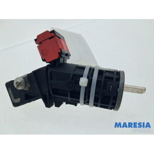 Opel - Vivaro - Ignition lock + key