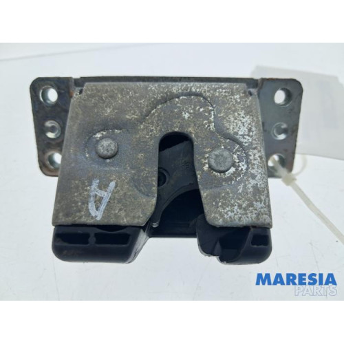 Opel - Vivaro - Tailgate lock mechanism