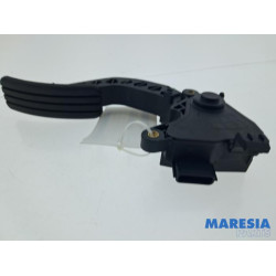 Opel - Vivaro - Accelerator pedal