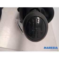 Opel - Vivaro - Gear stick