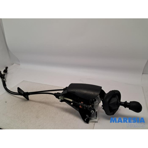 Opel - Vivaro - Gear stick