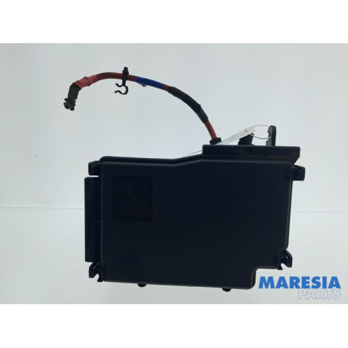 Opel - Vivaro - Fuse box
