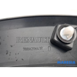 Renault - Captur - Wielrand achter