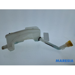 Renault - Captur - Front windscreen washer reservoir