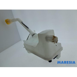 Renault - Captur - Front windscreen washer reservoir