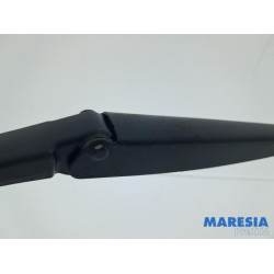 Renault - Captur - Front wiper arm