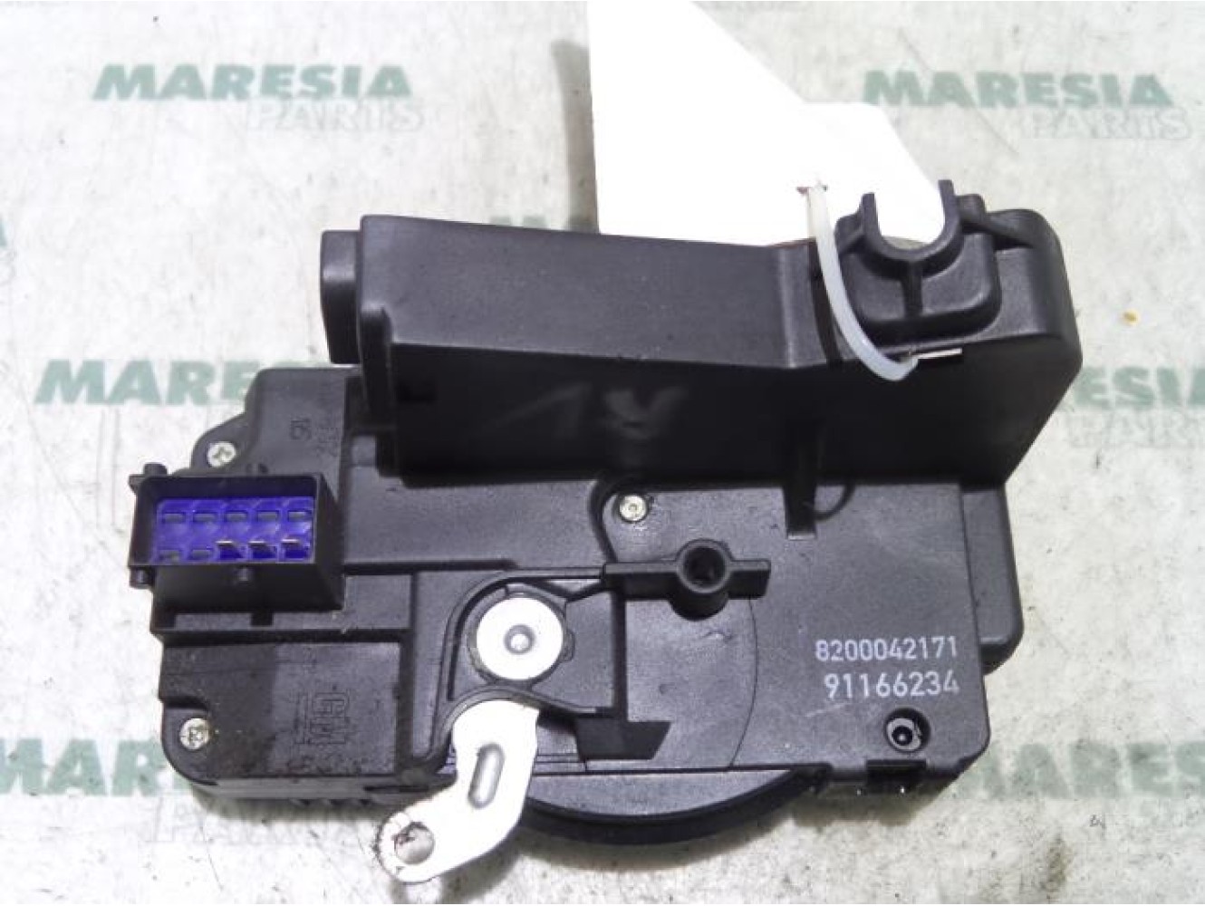 Renault - Trafic - Front door lock mechanism 4-door, right