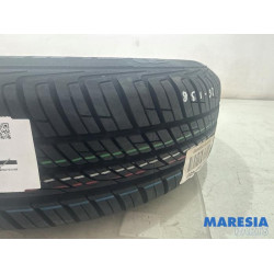 Peugeot - 2008 - Krikset + reservewiel