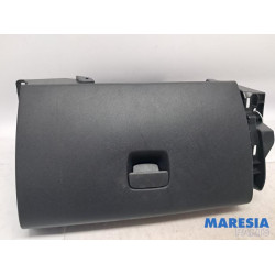 Opel - Vivaro - Glovebox