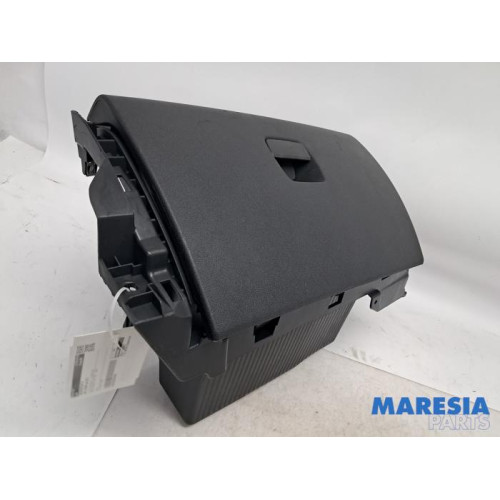 Opel - Vivaro - Glovebox