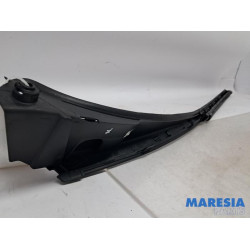 Opel - Vivaro - Frontscreen frame