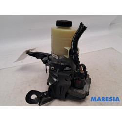Opel - Vivaro - Power steering pump