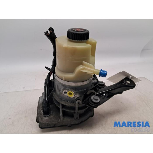 Opel - Vivaro - Power steering pump