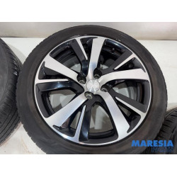Peugeot - 2008 - Sportvelgenset + banden