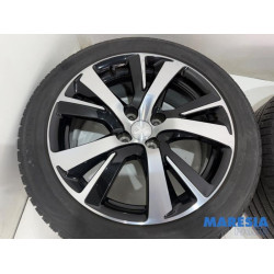 Peugeot - 2008 - Sportvelgenset + banden