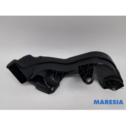 Opel - Vivaro - Air intake hose