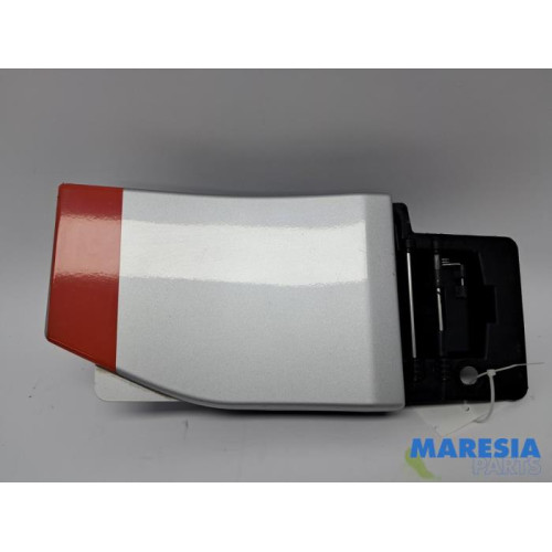 Opel - Vivaro - Tank Klep