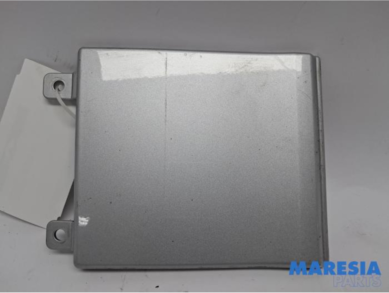 Opel - Vivaro - Tank Klep