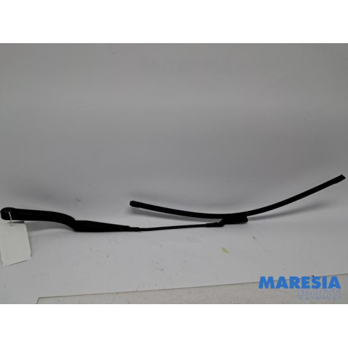 Opel - Vivaro - Front wiper arm