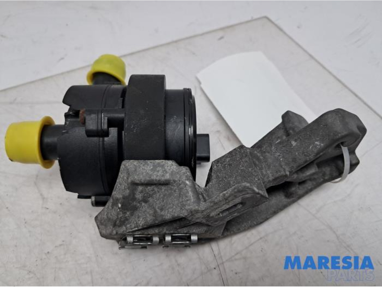 Opel - Vivaro - Additional water pump