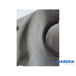 Opel - Vivaro - Engine mount