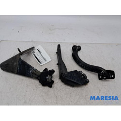 Opel - Vivaro - Sliding door roller, right