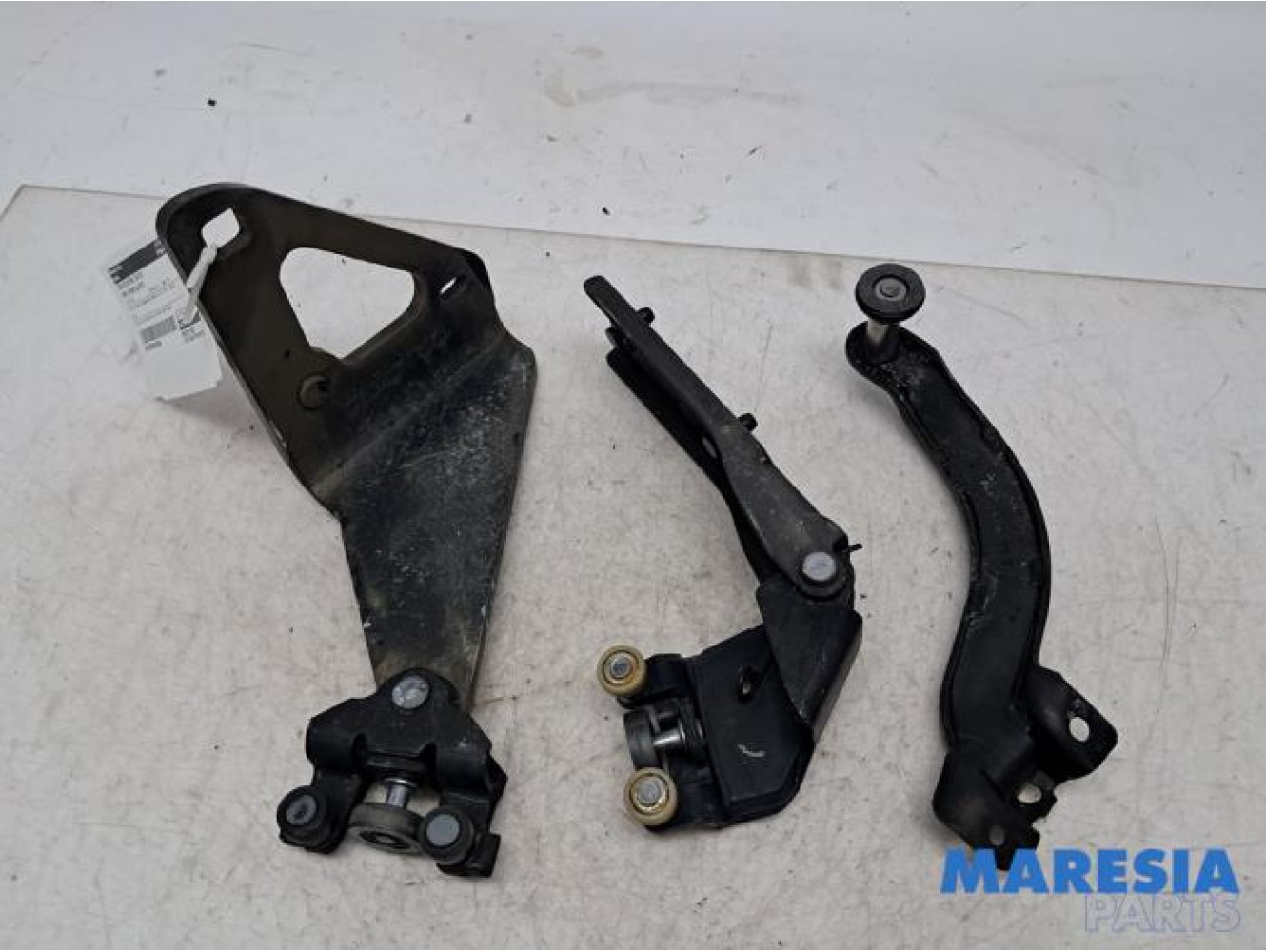 Opel - Vivaro - Sliding door roller, right