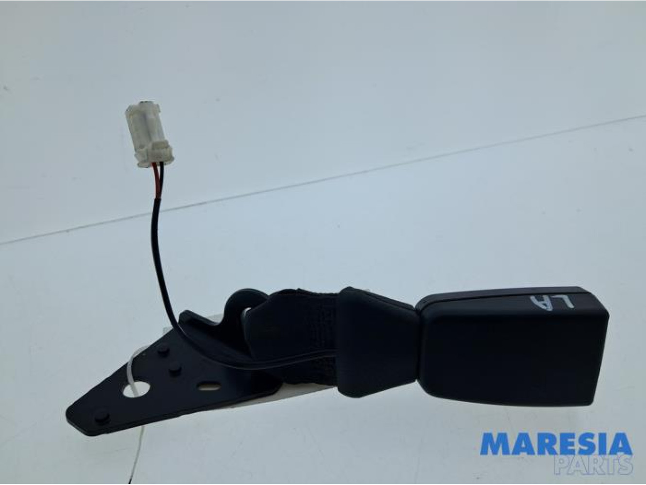 Citroen - C4 Cactus - Insertion ceinture de sécurité arrière gauche