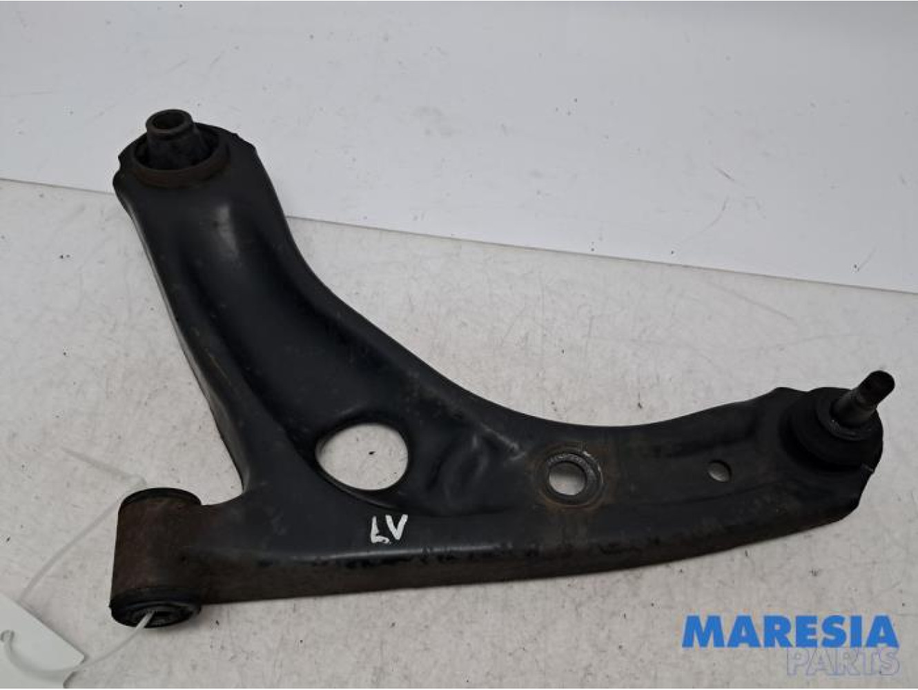 Peugeot - 107 - Front lower wishbone, left