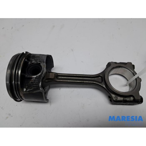 Renault - Clio - Connecting rod