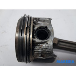 Renault - Clio - Connecting rod
