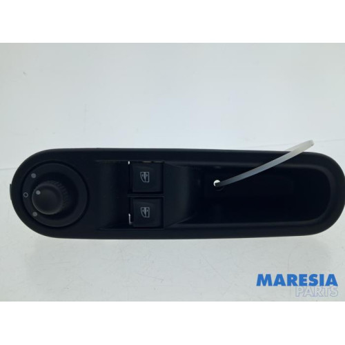 Renault - Twingo - Multi-functional window switch