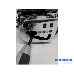 Peugeot - 2008 - Gear stick