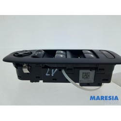 Peugeot - 2008 - Multi-functional window switch