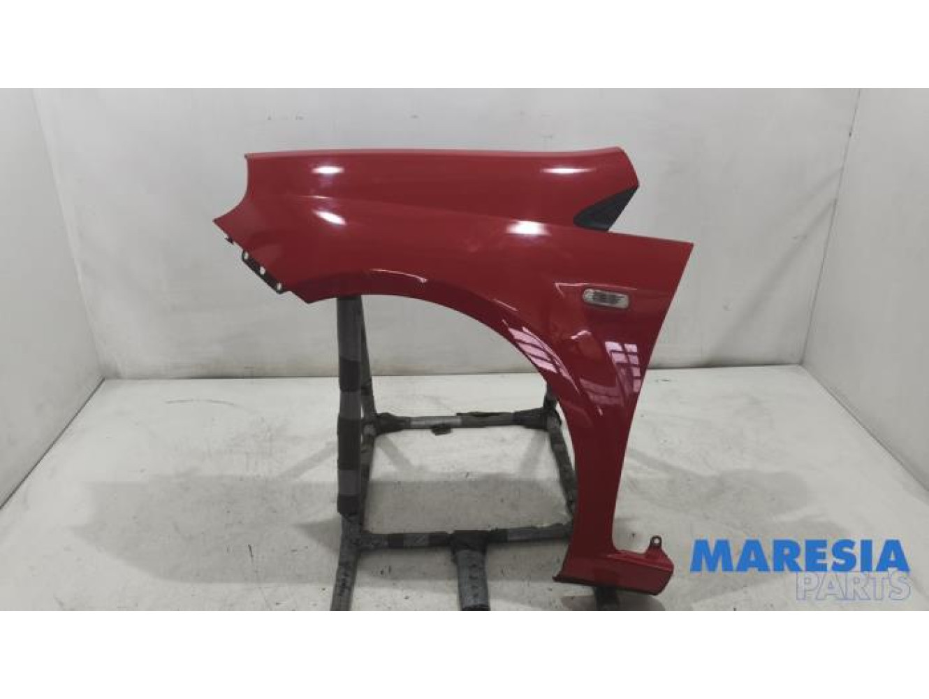 Fiat - Punto Grande - Front wing, left