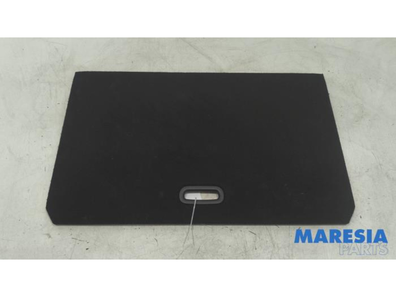 Renault - Captur - Floor panel load area
