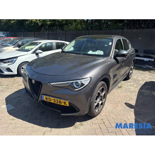 Alfa Romeo - Stelvio - Front end, complete