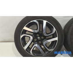 Renault - Captur - Sportvelgenset + banden