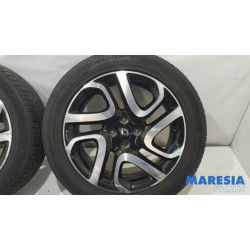 Renault - Captur - Sportvelgenset + banden