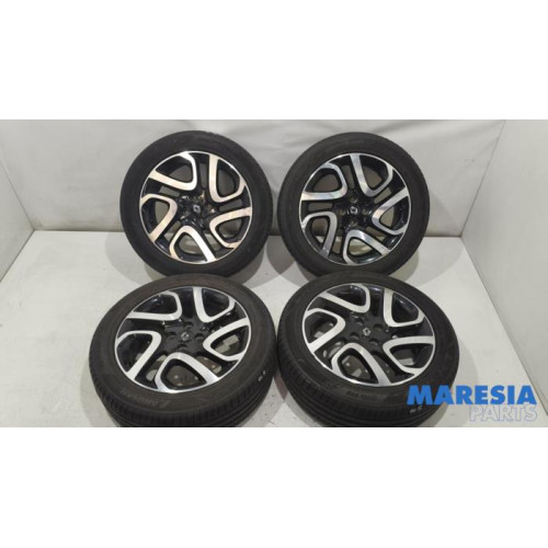 Renault - Captur - Sportvelgenset + banden