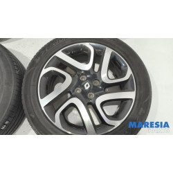 Renault - Captur - Sportvelgenset + banden