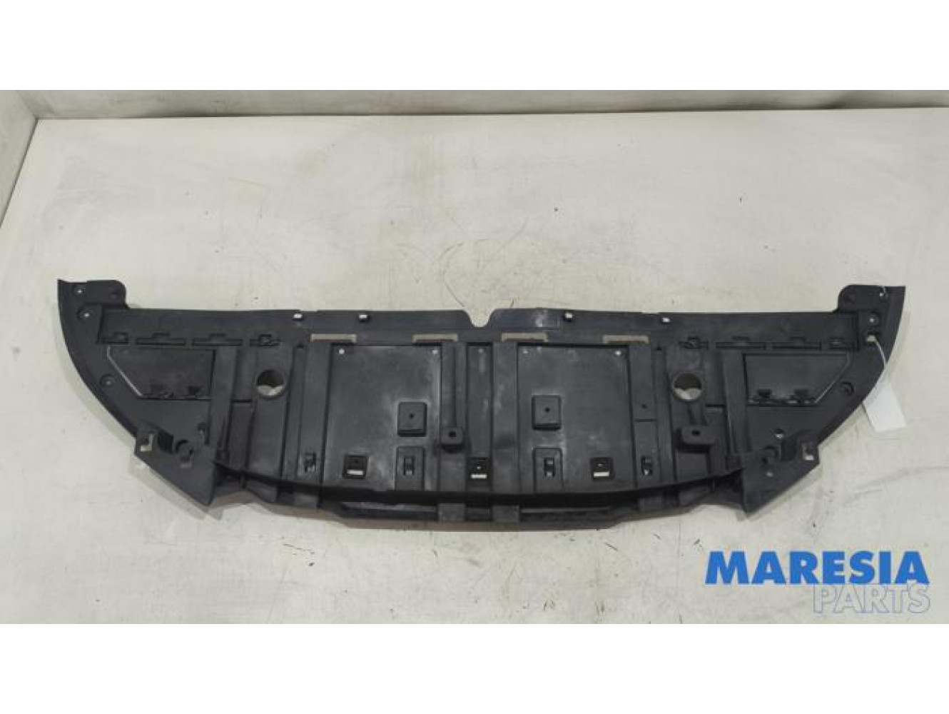 Renault - Captur - Bumper bottom