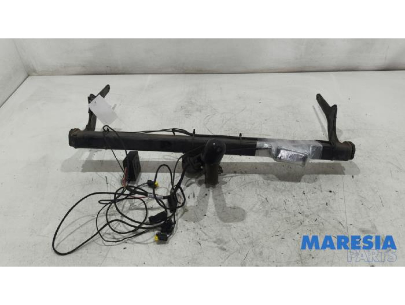 Renault - Captur - Towbar