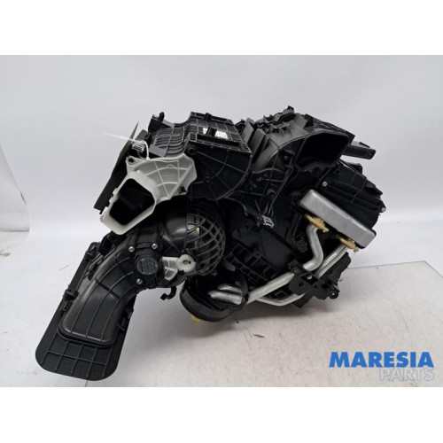 Renault - Captur - Heater housing