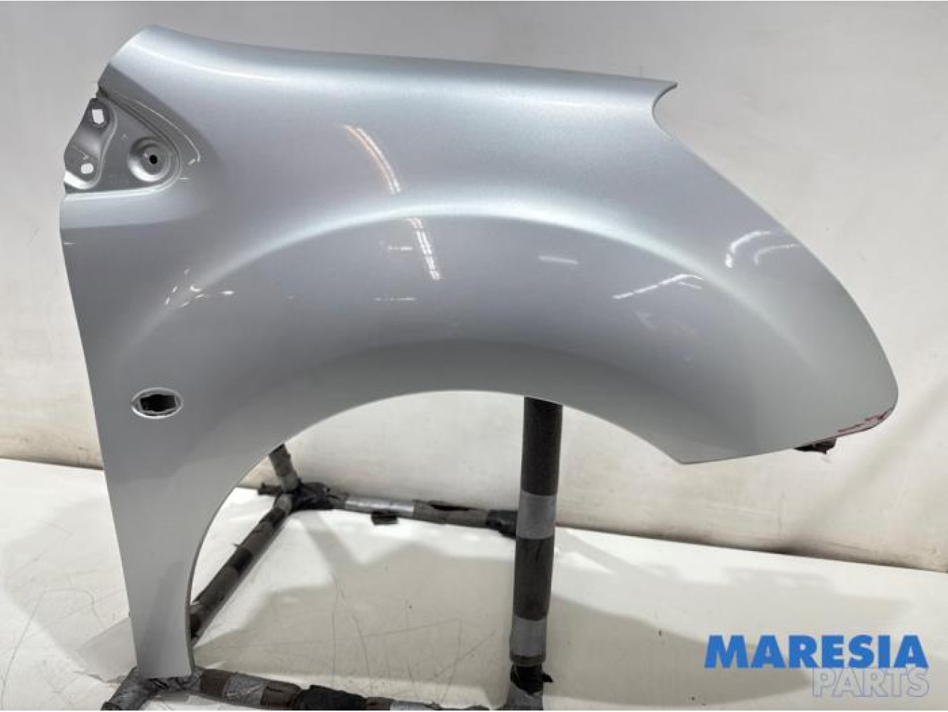 Peugeot - Partner - Front wing, right